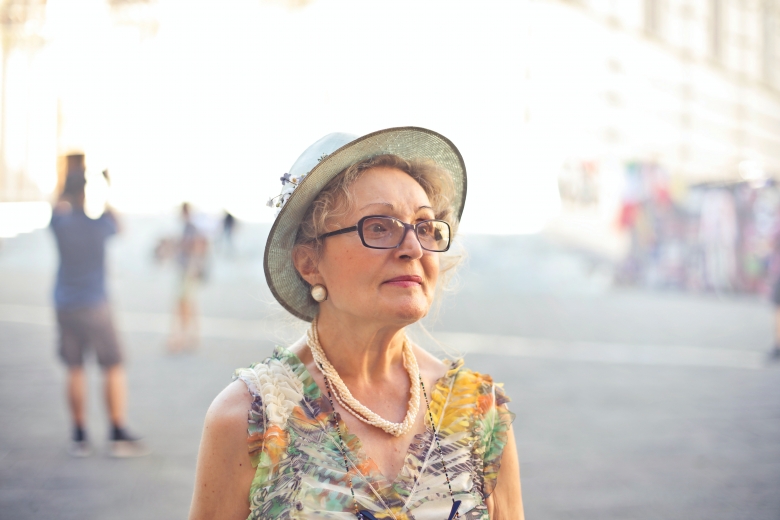 depth-of-field-photography-of-woman-in-pastel-color-788567