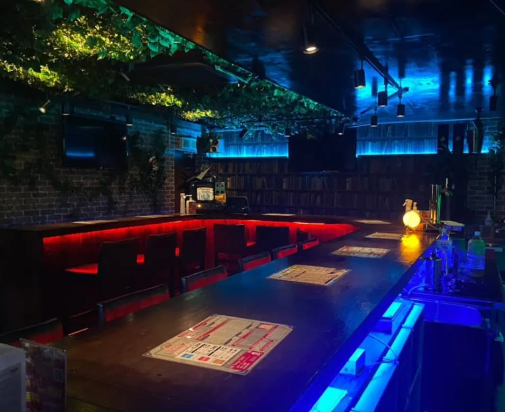 LENS(レンズ)の店内