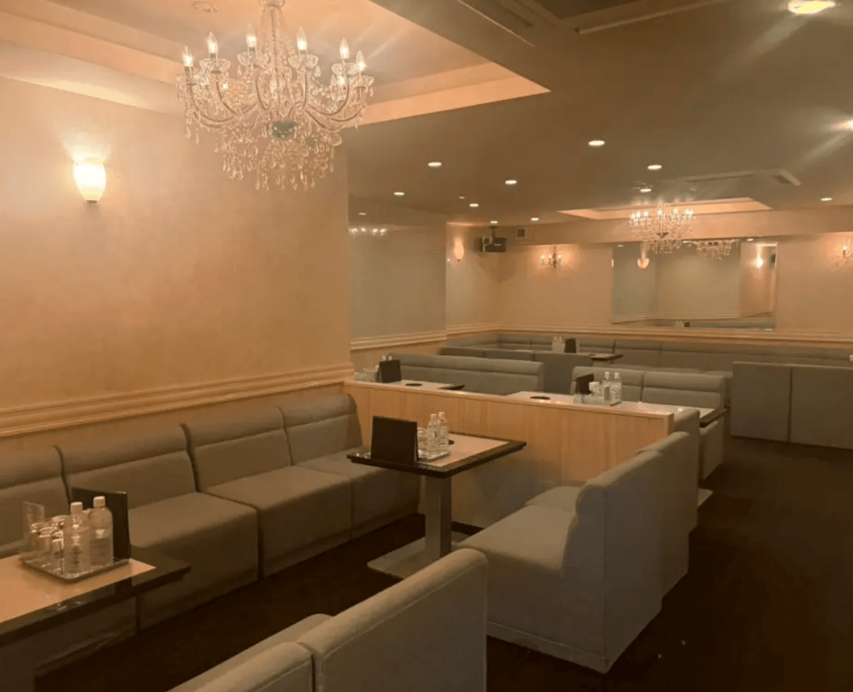 Club La Tour(ラトゥール)の店内