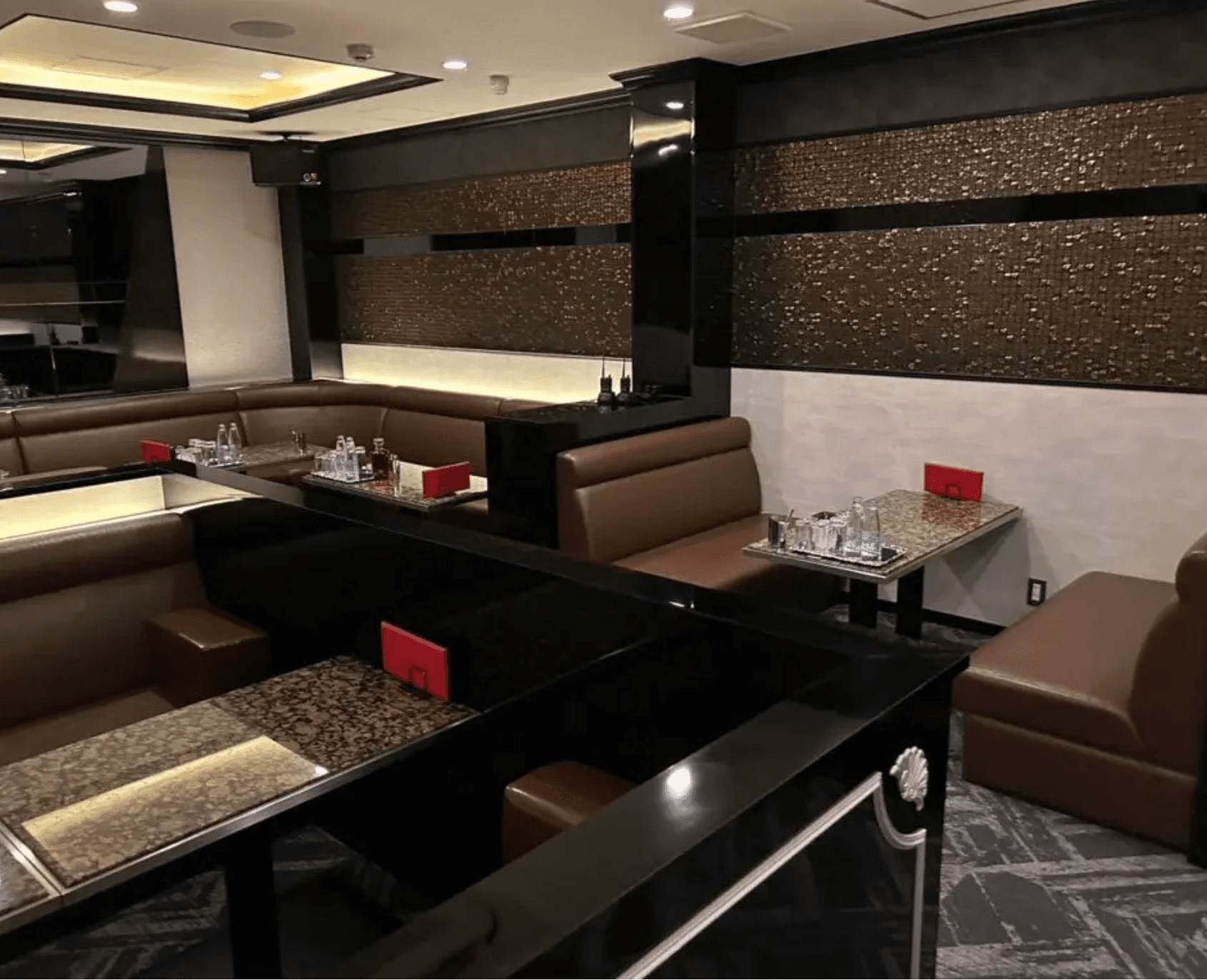 咲 (サク)の店内