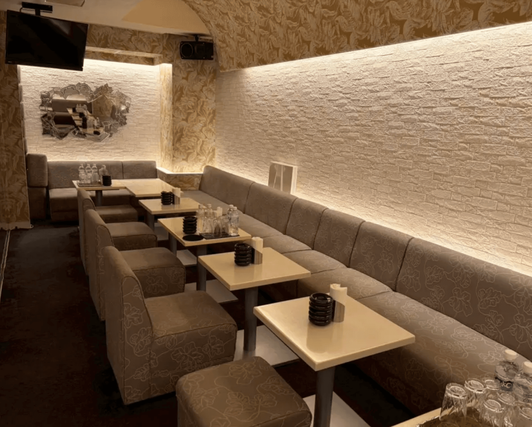 MEMBER’S LOUNGE Lala (ララ)の店内