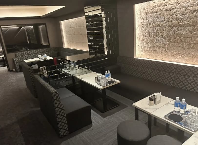 Ty-ra 北新地の店内