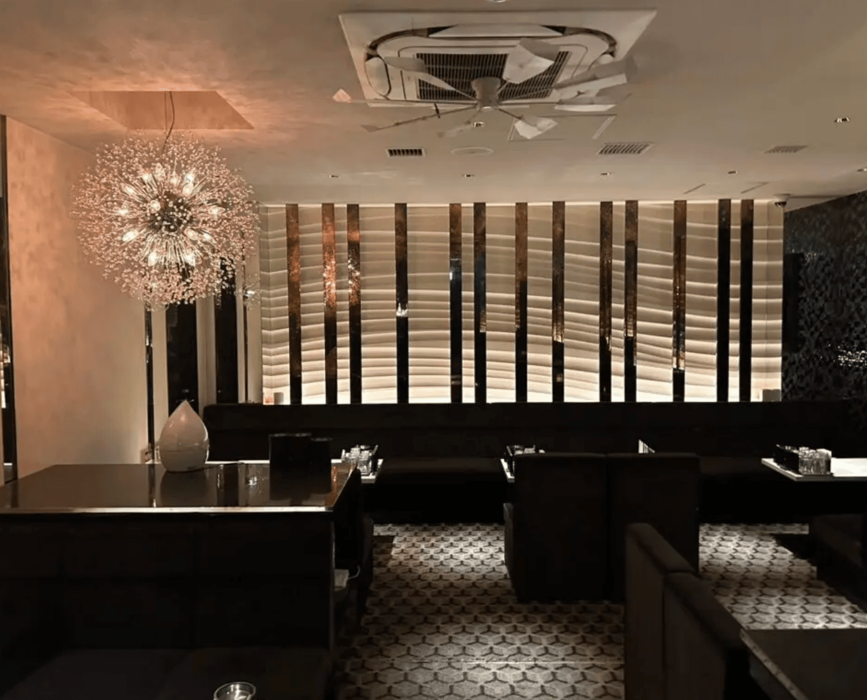 Club BABEL (ミナミ バベル)の店内